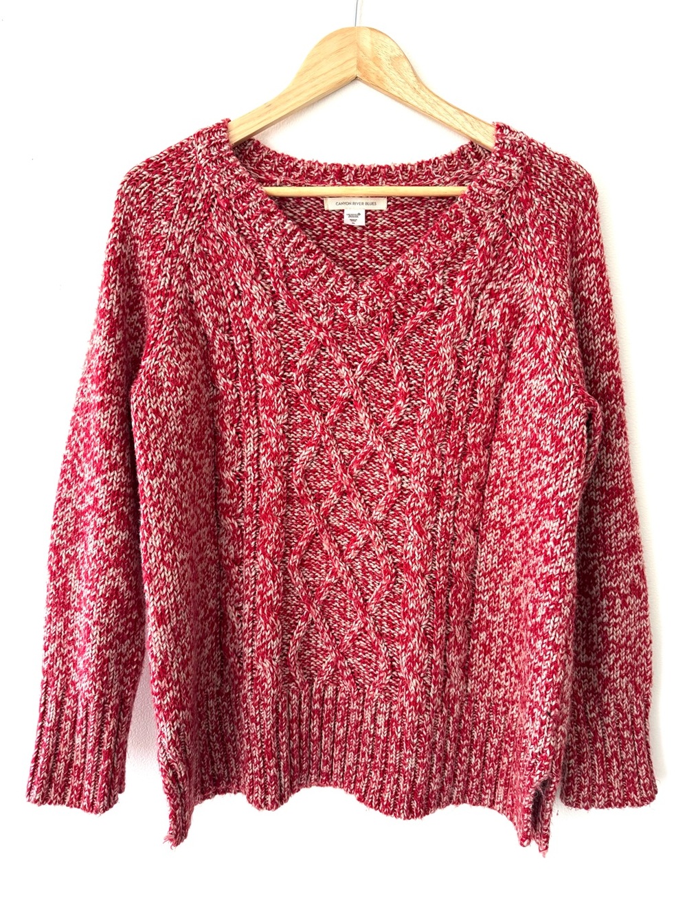 Canyon River Blues Red and White Marled Cable V-Neck Sweater Grandmacore Cozy